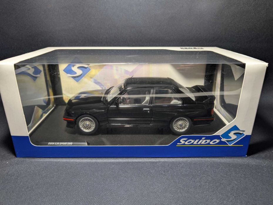 Machete Solido 1:18 BMW