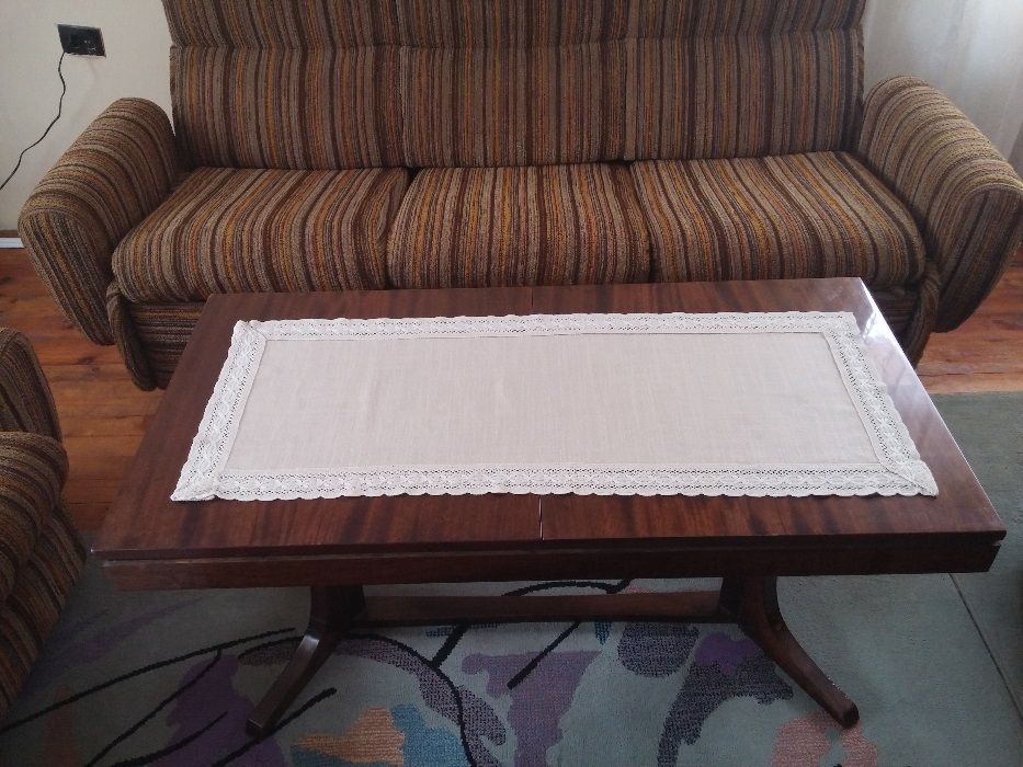 Употребяван разтегателен диван и фотьойли