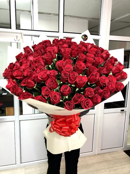 Метровые голландские розы 14февраля и 8марта по 1800тг