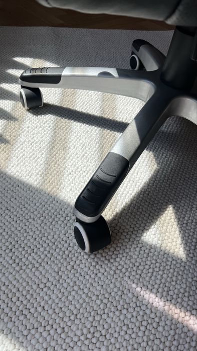 Кресло офисное черное