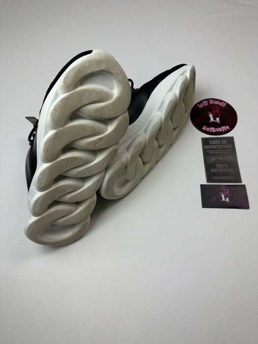 Versace chain reaction black white , size 44 fit 44-45