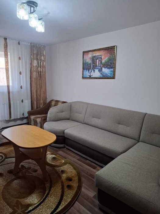 Inchiriez apartament 3 camere