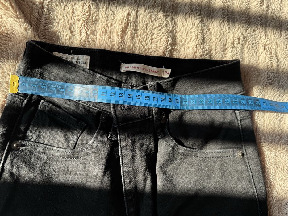 Дамски дънки Levi’s нови!!!