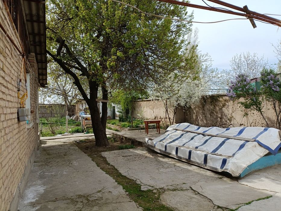 Uy sotiladi pul zarur