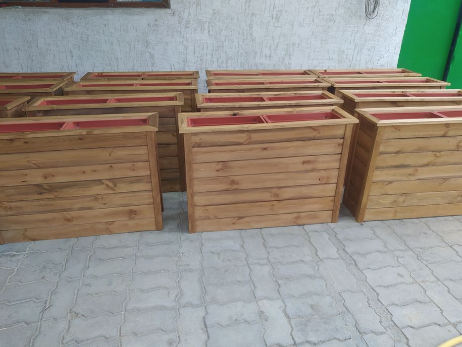 Деревянные вазоны (кашпо)