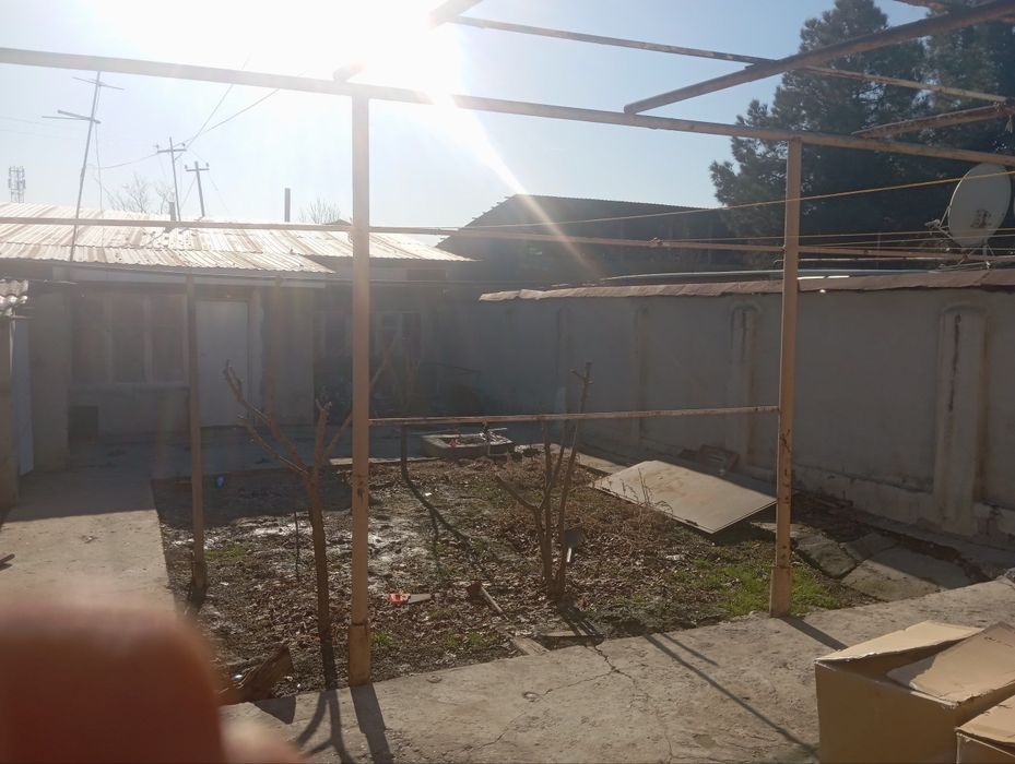 Ховли сотилади срочна