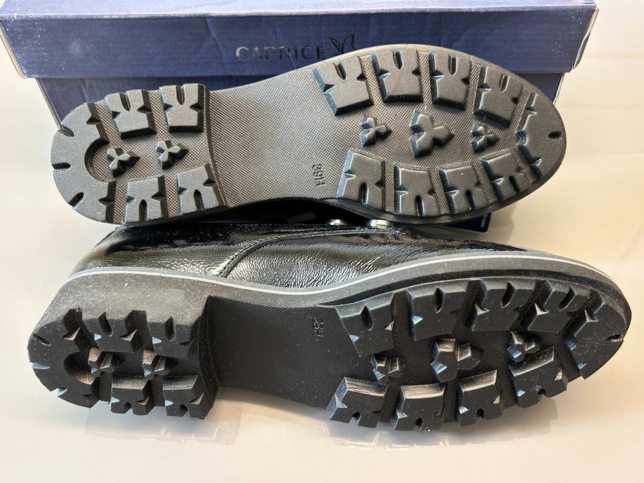 НОВИ Обувки Caprice, номер 39