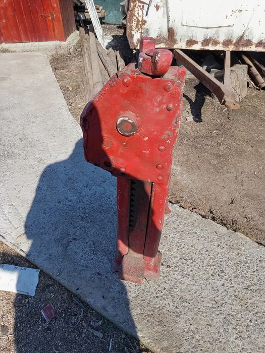 Vând vinci de ridicat, capacitate de 30 de tone