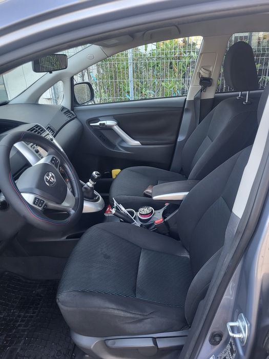 Продавам Toyota Verso