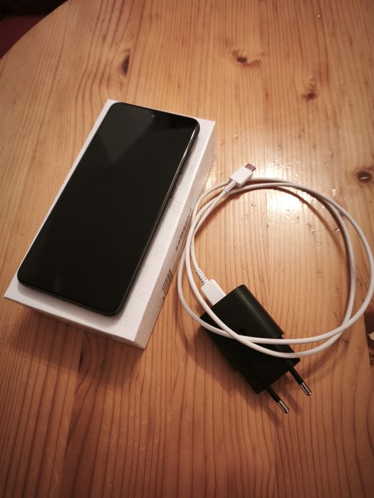 Телефон Samsung S21 FE