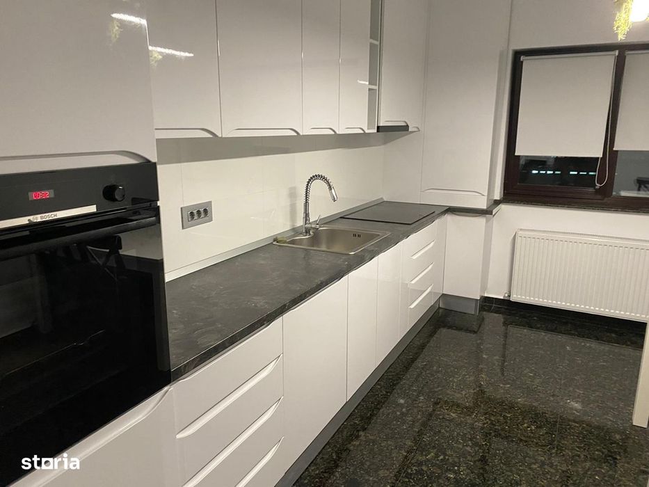 Apartament 4 camere, etaj 8, terasă și lift