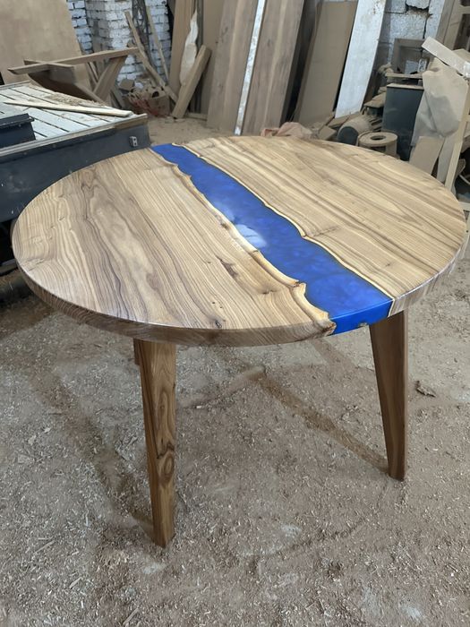 Столы с эпоксидной смолой