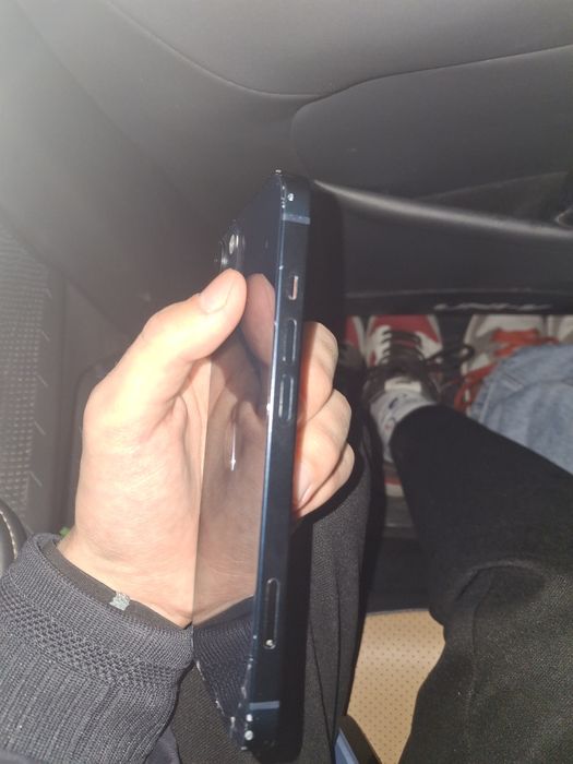 Срочно IPhone 13