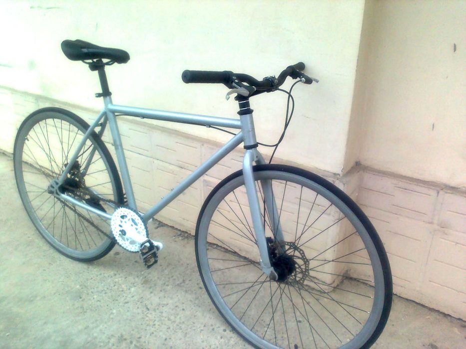 Fixie Single Speed - хибриден градски шосеен модел