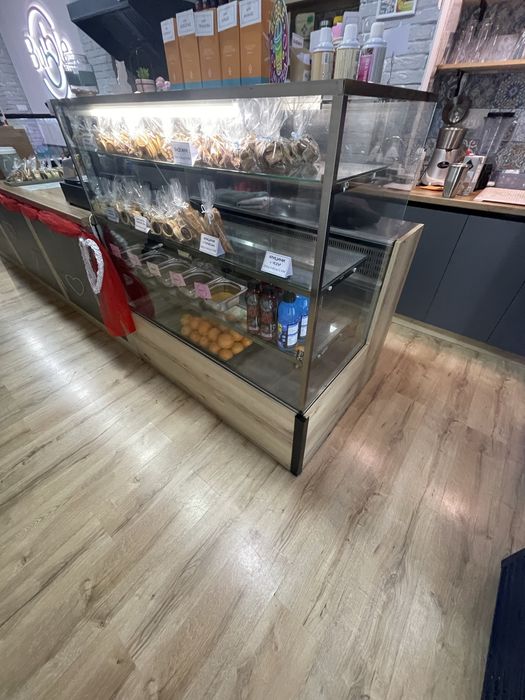 Хладилна витрина