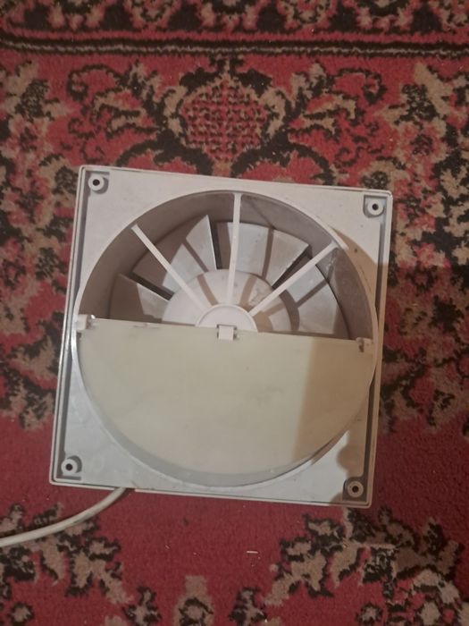 Вытяжка продаётся