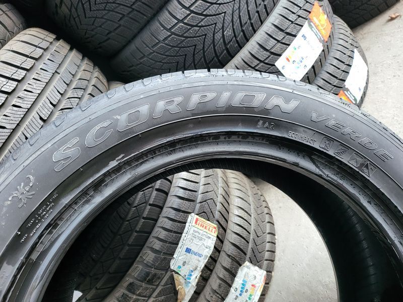 235/55/19 PIRELLI 4бр