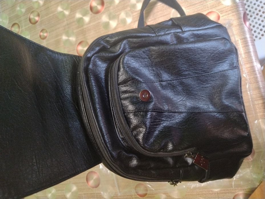 Дамска кожена раница