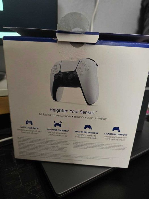 Оригинален Sony DualSense за PS5 – бял, с кутия