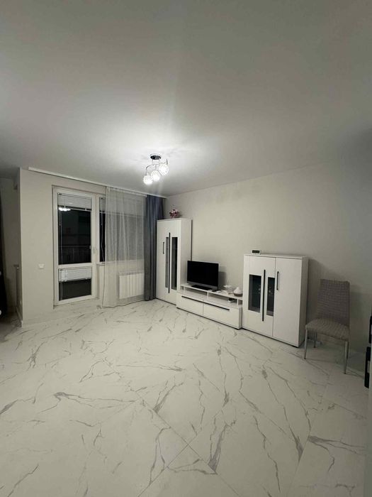 Тристаен апартамент под наем в ж.к. Надежда 2, 2213867