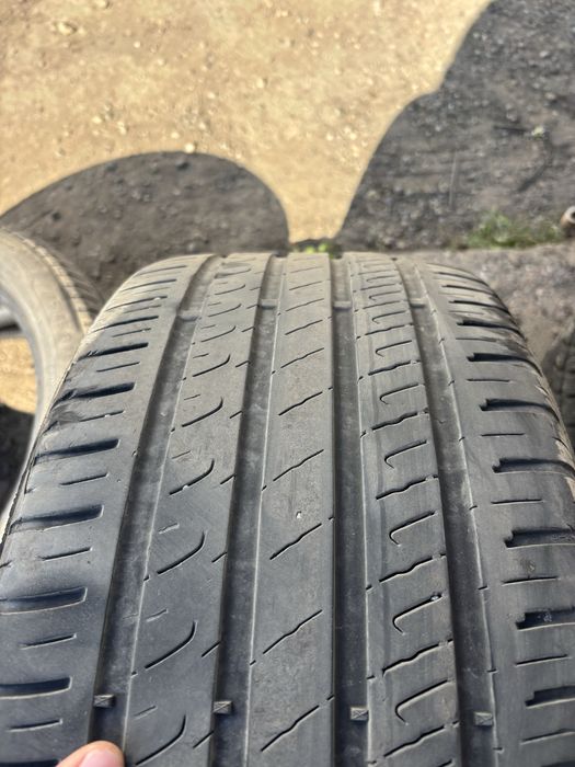 245/45R18 ( vara )