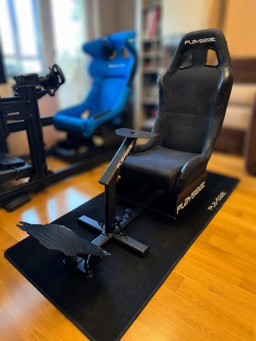Сим рейсинг кокпит Playseat Evolution