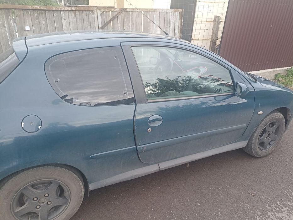 Продам пежо 206 купе  об 1,4
