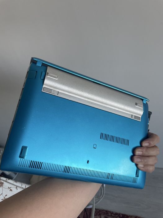 Нетбук Asus 1025СЕ