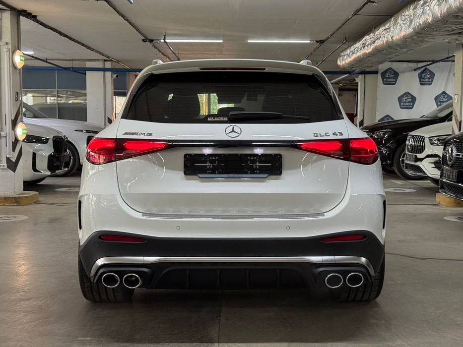 Mercedes Benz AMG GLC43