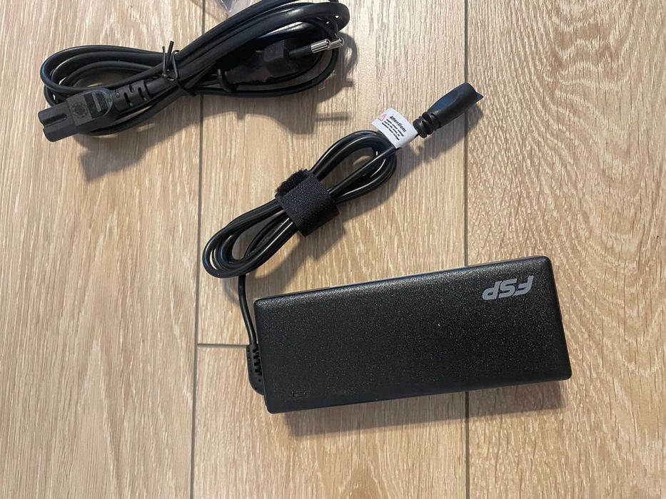 Adaptor universal laptop 90W, compatibil HP/ASUS/Acer/Toshiba