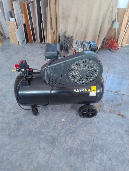Compresor de aer mobil,nou, Black&Decker, 100L, 10bar