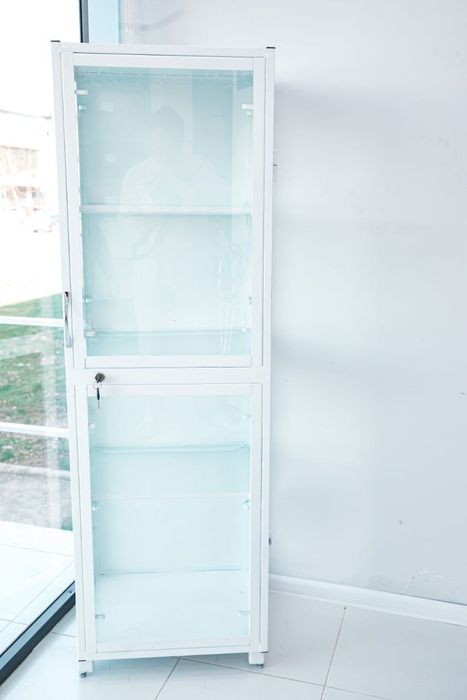 Med shkaf.metalicheski