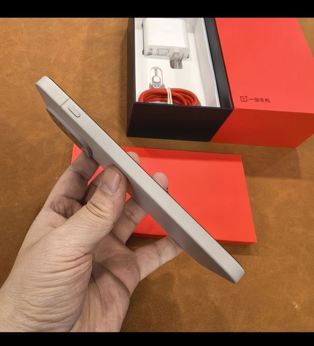 OnePlus 15 Китайская версия