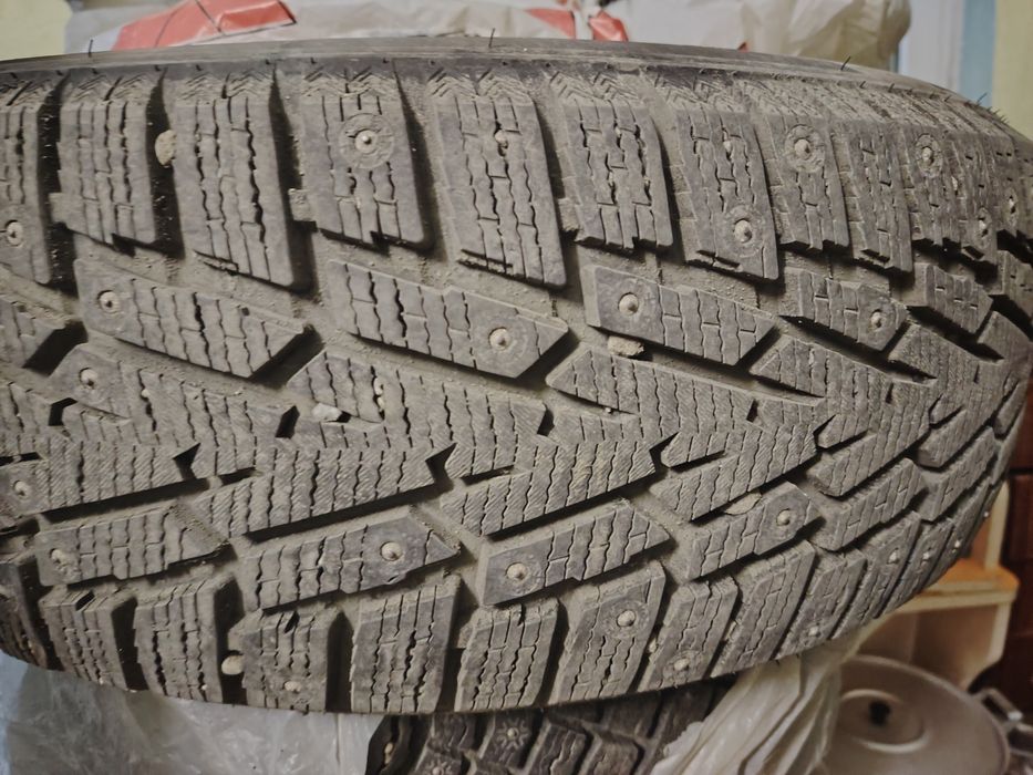 Шина зимняя с шипами