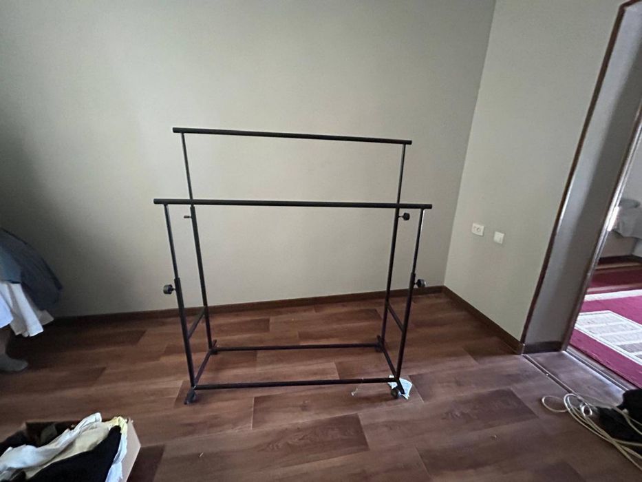 Продам гладилку и вешалку