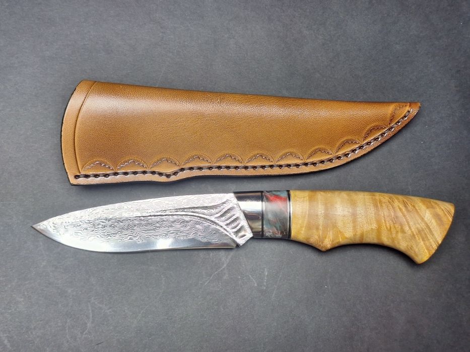 Ловен нож от дамаска стомана VG10 с кожена кания