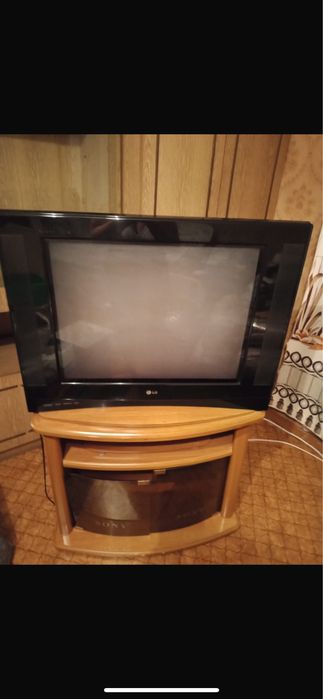 Срочно продам телевизор