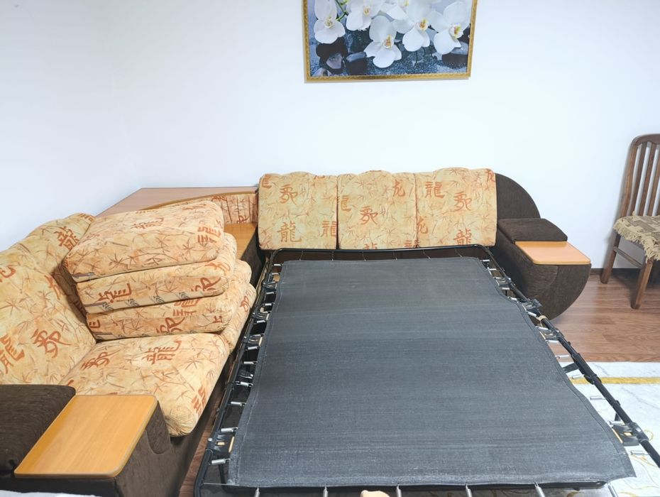 Продам диван в хорошем состоянии