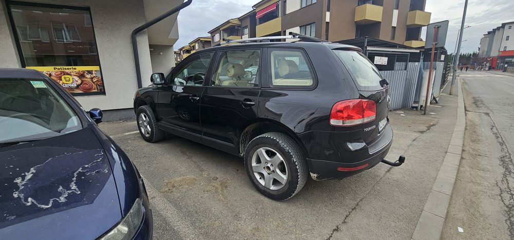 Vând Volkswagen Touareg