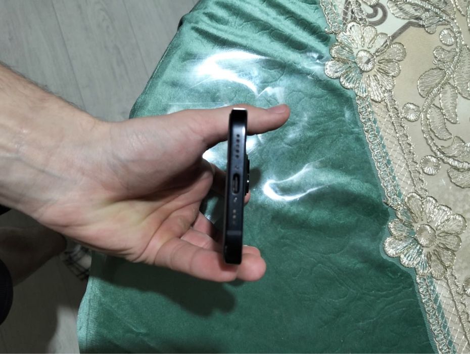 Айфон 15 в черном цвете обмена нету