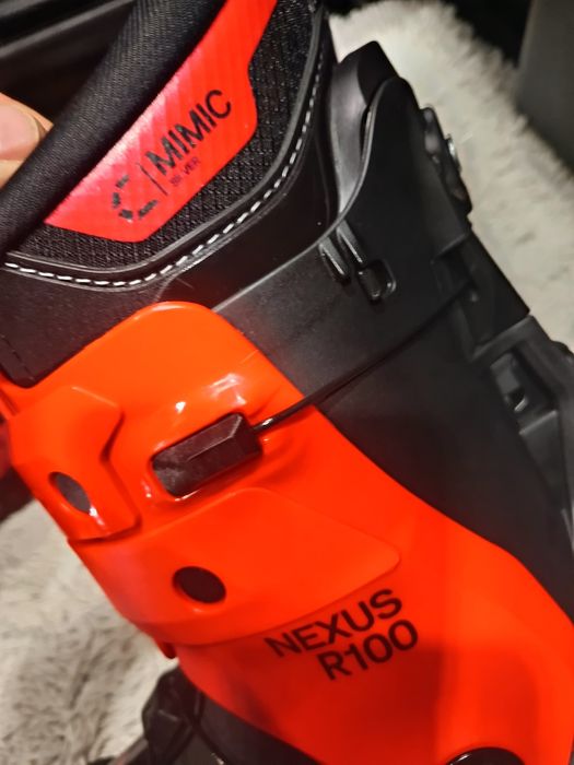 Clăpari schiuri noi