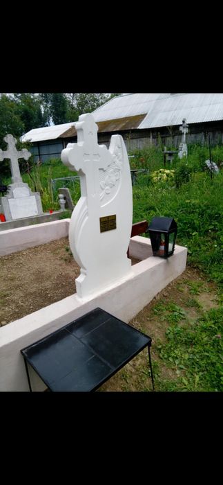 Capace din beton ,borduri , șpalieri , cruci