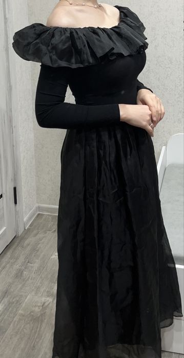 Продаю красивое вечернее платье