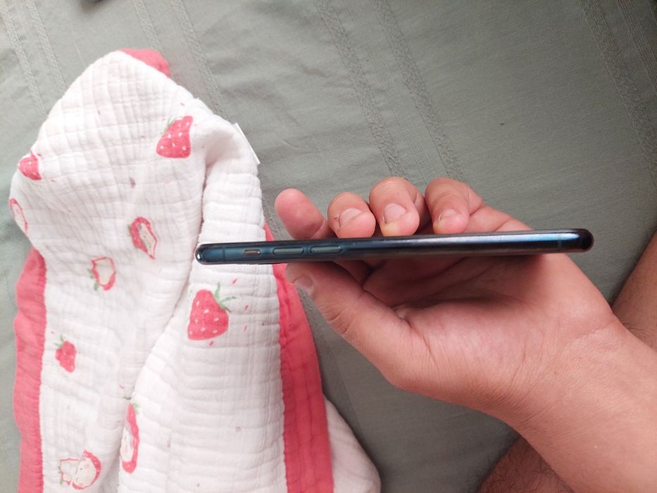 Iphone 11 pro sastiyana chotki 80%