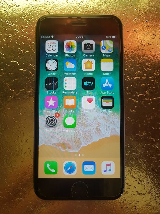 I-phone 6 перфектен. С нова оригинална батерия 100%  и без забележки.