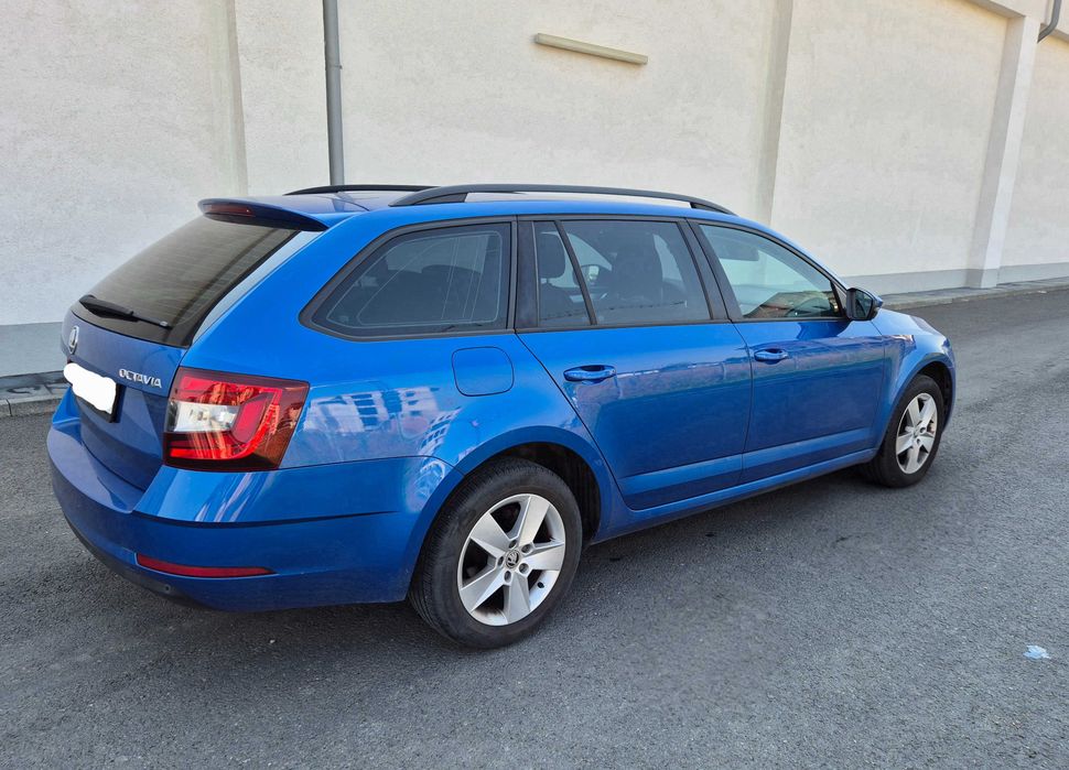 Masina auto Skoda