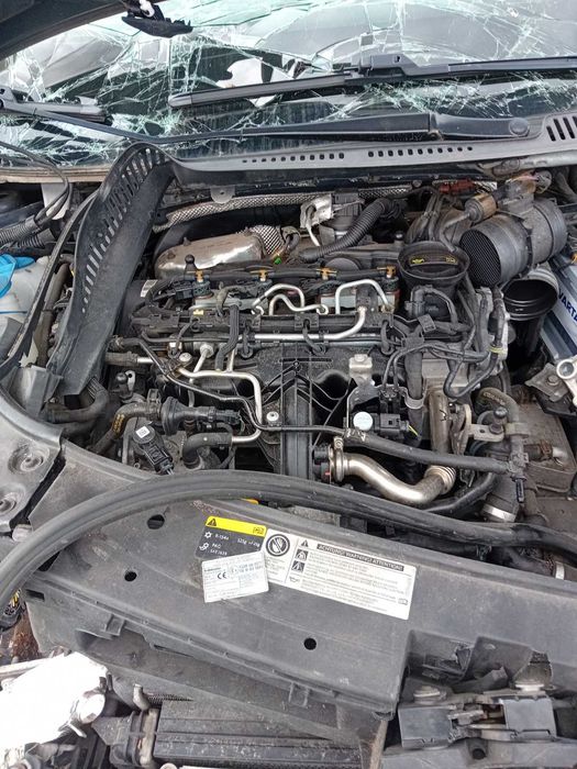 Volkswagen Touran 2.0 TDI 140 к.с. 2013 година , автоматик , на части