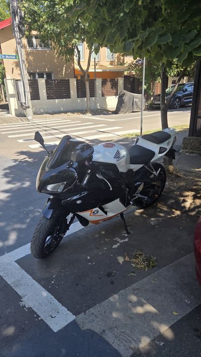 Honda CBR1000RR 2005
