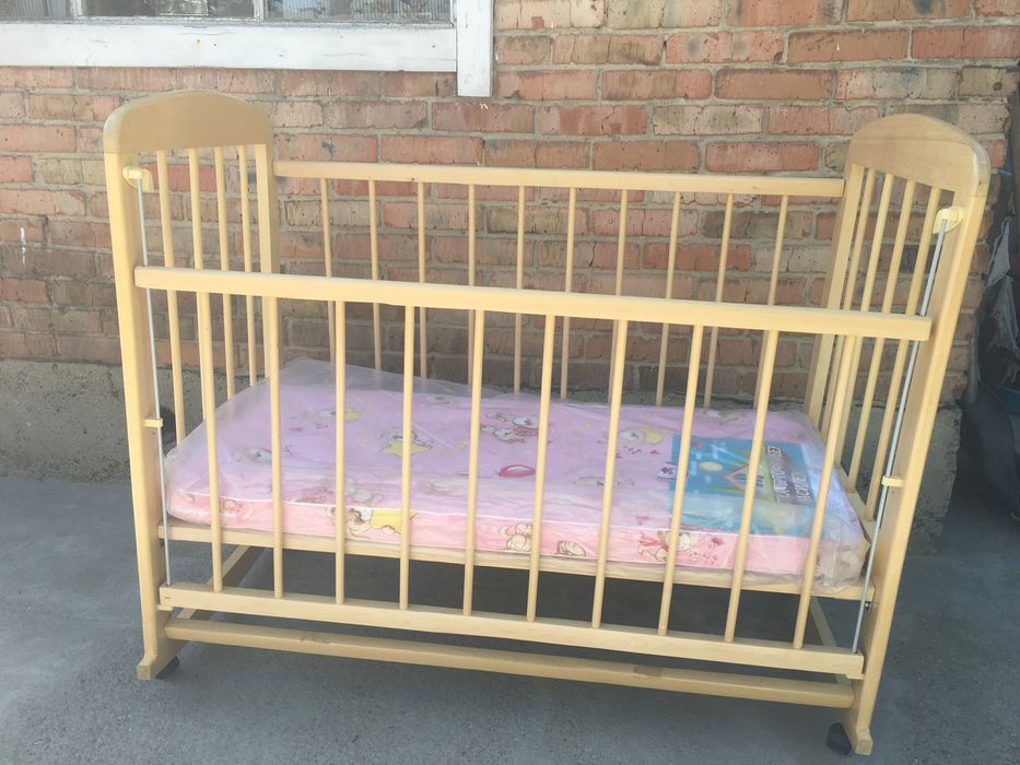 Продам кроватку детскую