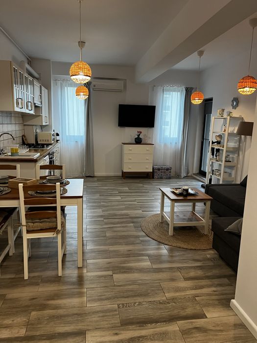 Inchiriez apartament 2 camere Mamaia nord